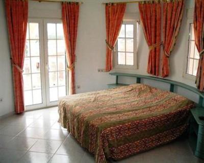 фото отеля Los Caballos Pension & Sporthotel Els Poblets