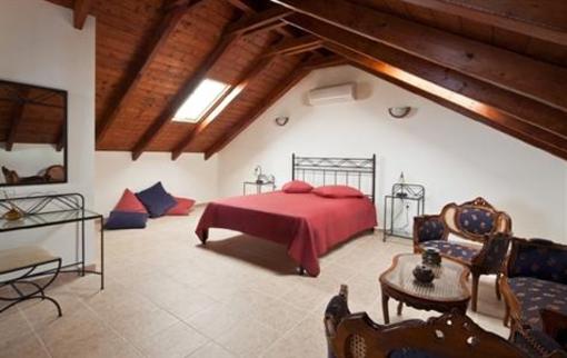 фото отеля Harvest Moon Apartments