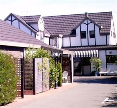 фото отеля Tudor Lodge Motel