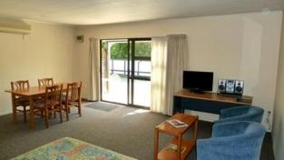 фото отеля Tudor Lodge Motel