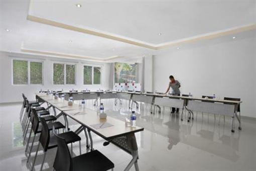 фото отеля Amaris Hotel Cirebon