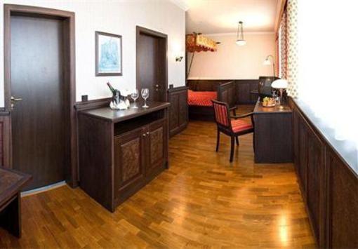 фото отеля Hotel & Restaurant Goldener Helm