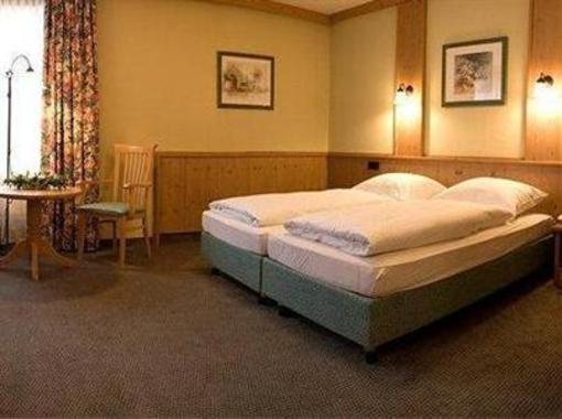 фото отеля Hotel & Restaurant Goldener Helm