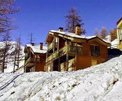 фото отеля Madame Vacances Les Chalets d'Isola