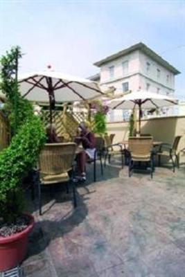 фото отеля Yelf's Hotel