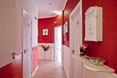фото отеля Hostal Madrid Inn