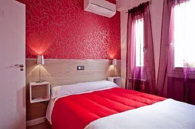 фото отеля Hostal Madrid Inn