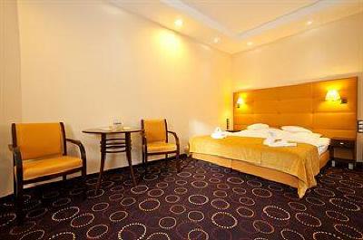 фото отеля La Petite Hotel