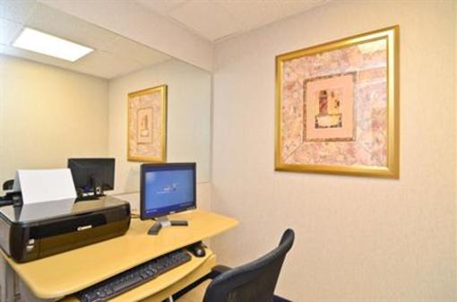 фото отеля Americas Best Value Inn Pittston