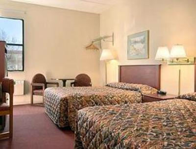 фото отеля Super 8 Motel North Knoxville (Tennessee)