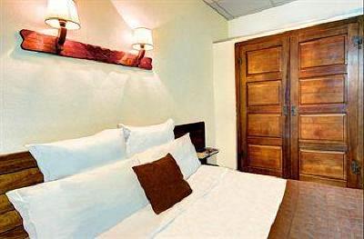 фото отеля Hotel Las Donnas Saint-Etienne-de-Tinee