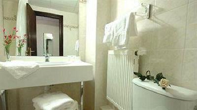 фото отеля Hotel Las Donnas Saint-Etienne-de-Tinee