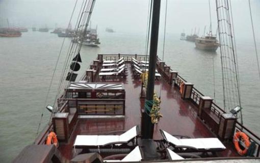 фото отеля Luxury Calypso Cruiser Halong