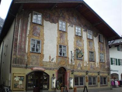 фото отеля Hotel Alpenrose Mittenwald