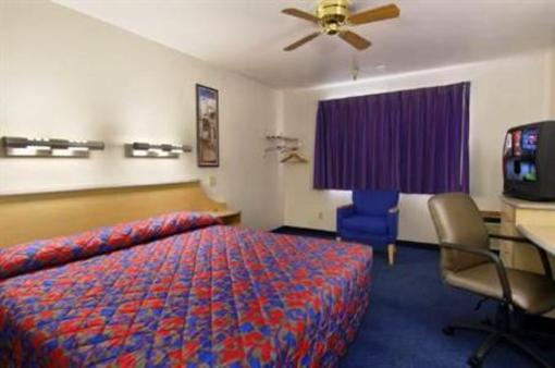 фото отеля Red Roof Inn Santa Fe