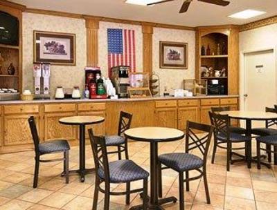 фото отеля Days Inn & Suites Manchester (Tennessee)