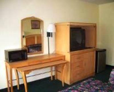 фото отеля Travelers Inn Gainesville