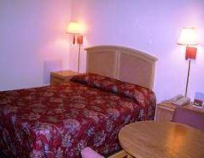 фото отеля Travelers Inn Gainesville
