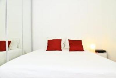 фото отеля Private Apartment - Coeur de Paris Pantheon
