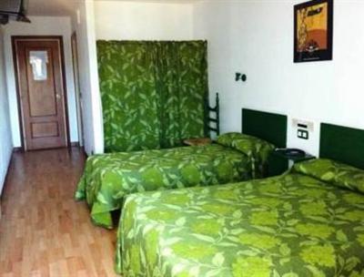 фото отеля Hostal Golf Santander