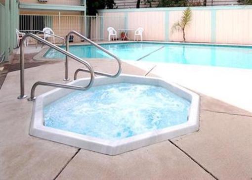 фото отеля Super 8 Motel Redding
