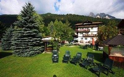 фото отеля Hotel Mary Pozza di Fassa