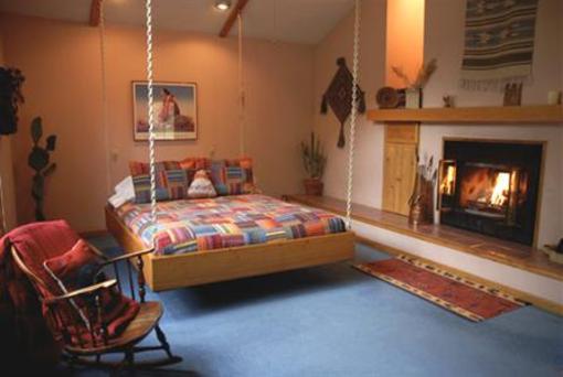 фото отеля Romantic Riversong Bed and Breakfast Inn