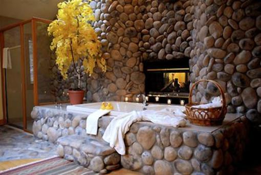 фото отеля Romantic Riversong Bed and Breakfast Inn