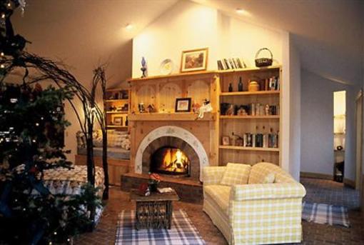 фото отеля Romantic Riversong Bed and Breakfast Inn