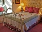 фото отеля Romantic Riversong Bed and Breakfast Inn