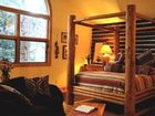 фото отеля Romantic Riversong Bed and Breakfast Inn