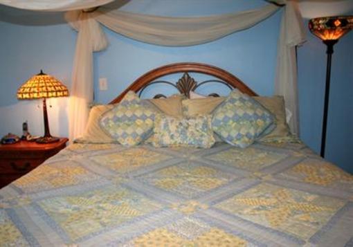 фото отеля Lennox House Bed and Breakfast