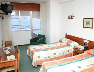 фото отеля Touris Hotel