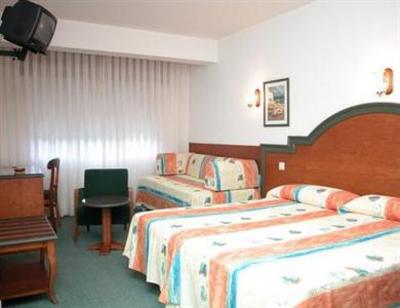 фото отеля Touris Hotel