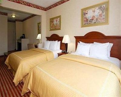 фото отеля Comfort Suites Raleigh