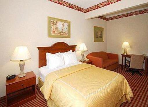 фото отеля Comfort Suites Raleigh
