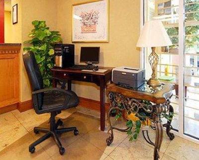 фото отеля Comfort Suites Raleigh