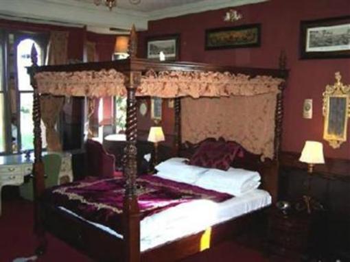 фото отеля The Retreat Castle Hotel Edinburgh