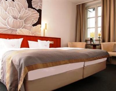фото отеля Hotel Cafe Muller Veitshöchheim