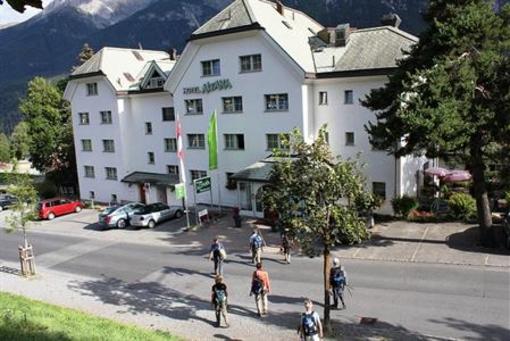 фото отеля Hotel Altana Scuol