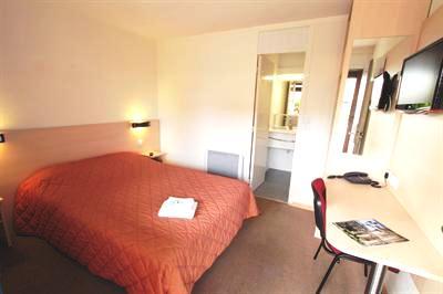 фото отеля L Etoile Bleue Hotel Merignac