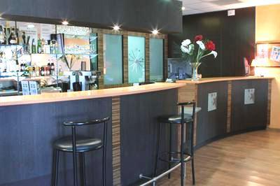 фото отеля L Etoile Bleue Hotel Merignac