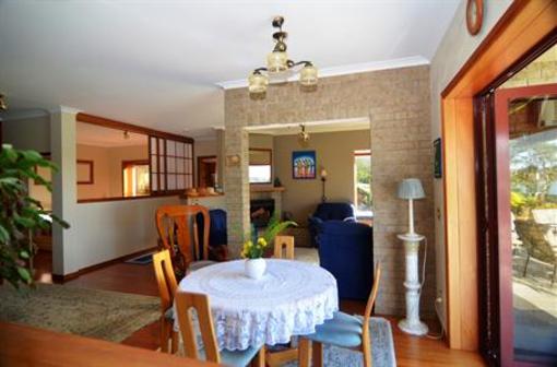 фото отеля Bay of Islands Beach House Apartments Paihia