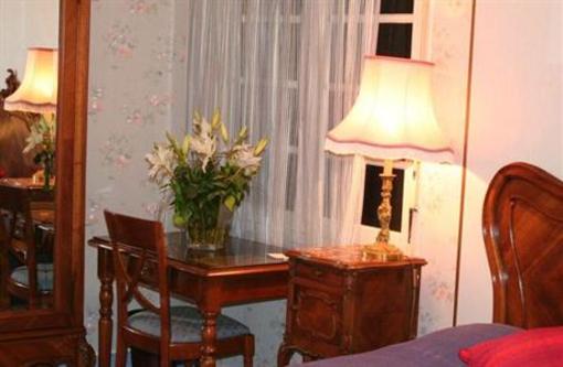 фото отеля Aux Tauzins Hotel Restaurant Montfort-en-Chalosse
