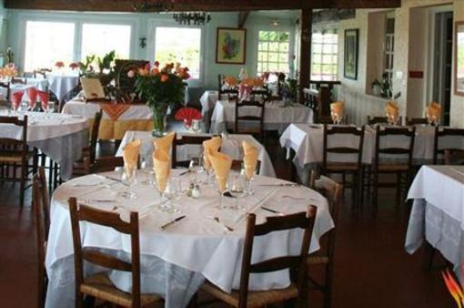 фото отеля Aux Tauzins Hotel Restaurant Montfort-en-Chalosse