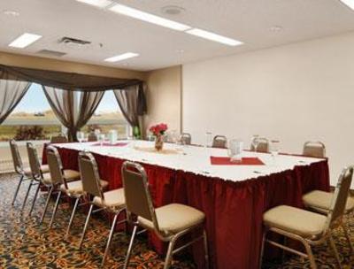 фото отеля Super 8 Roadking Hotel Sherwood Park
