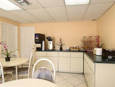 фото отеля Travelodge Ft. Lauderdale