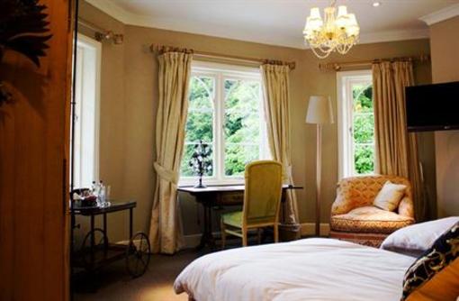 фото отеля The Manor Hotel Christchurch (England)