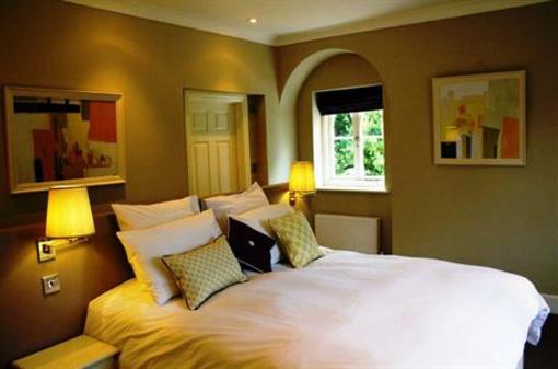 фото отеля The Manor Hotel Christchurch (England)