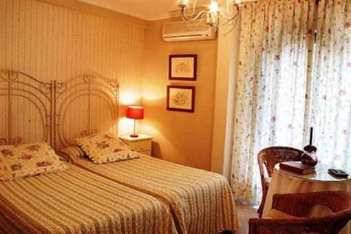 фото отеля Hostal Rural Luna y Lunaposada Candeleda